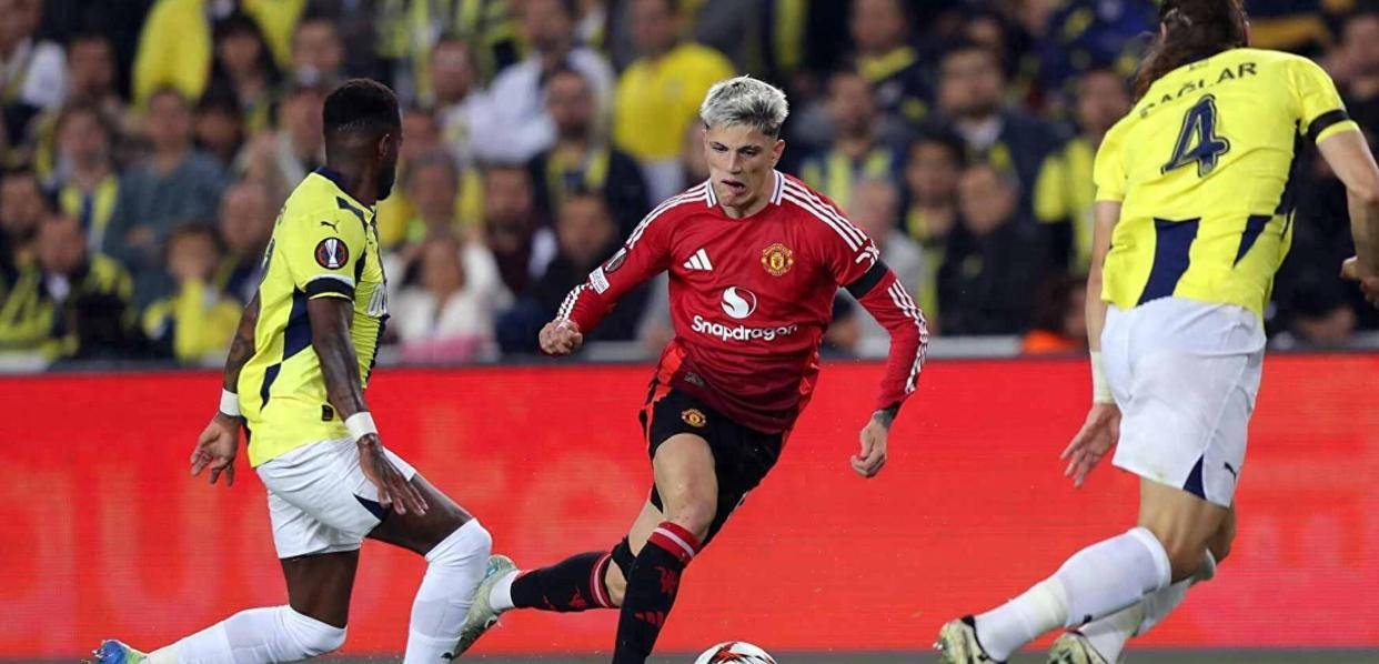 中超今晨再迎强敌；曼联绝杀压哨；主帅态度：压力陡增；资深球员宣示担当的简单介绍