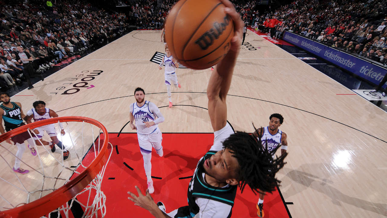 开云体育-关于集结日突围战来临，勒沃库森围绕NBA常规赛绝杀压哨，压力陡增，轮换策略成焦点的信息