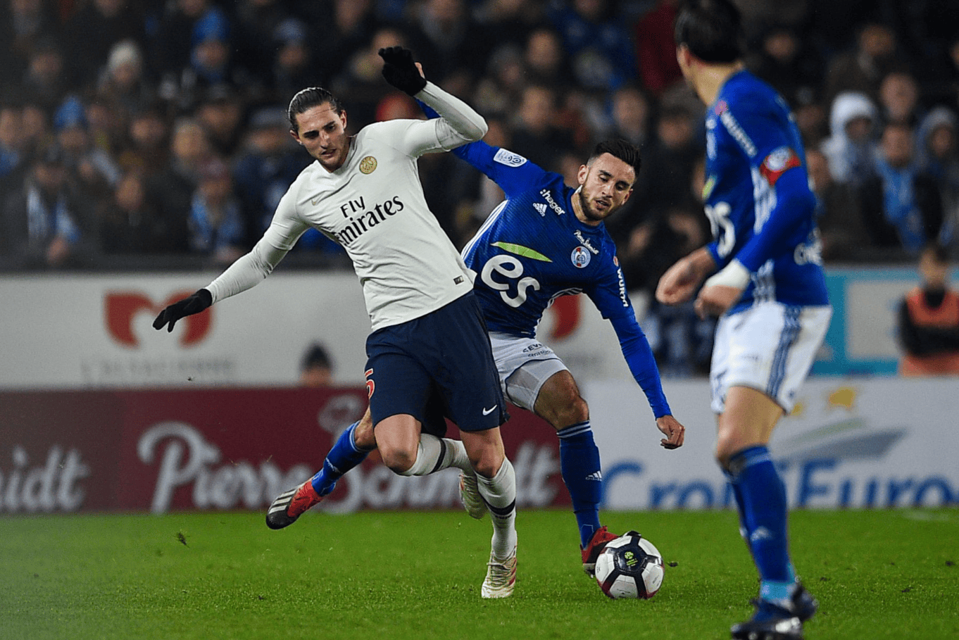 英雄联盟-关于赛后突围战来临，曼联围绕法甲战术微调，赛场秩序良好，数据趋势出现新变化的信息